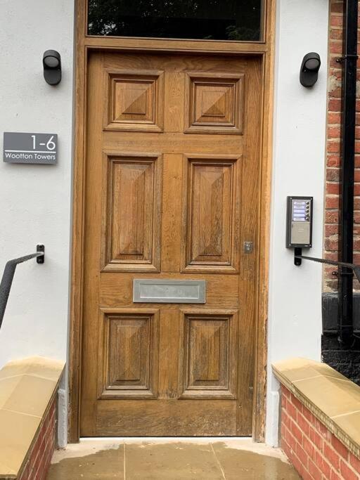 Large, Newly Renovated, Three Bedroom Town Centre Split Level Apartment With Free Parking, Sleeps Seven - Walking Distance To Beach Bournemouth Kültér fotó